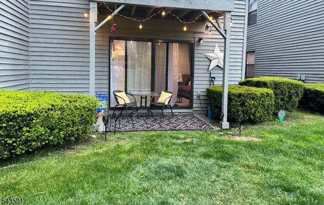 1413 Spruce Hills Dr, Glen Gardner Boro, NJ 08826