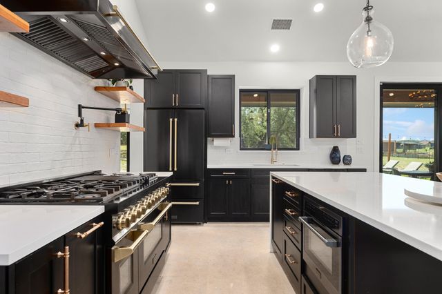 205 Retama Tree TRCE, Liberty Hill, TX 78642
