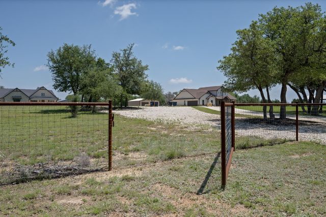 205 Retama Tree TRCE, Liberty Hill, TX 78642
