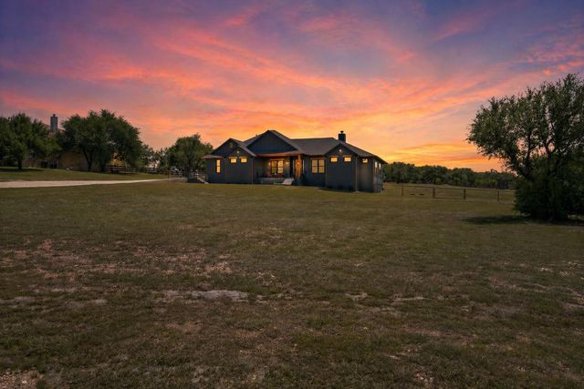 205 Retama Tree TRCE, Liberty Hill, TX 78642