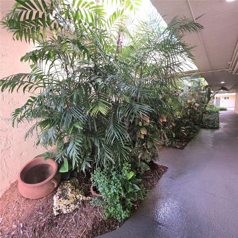 14500 SW 88th Ave 255, Palmetto Bay, FL 33176