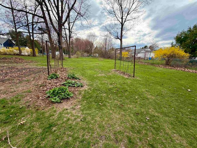 36 Loaldo Drive, Burlington, VT 05408