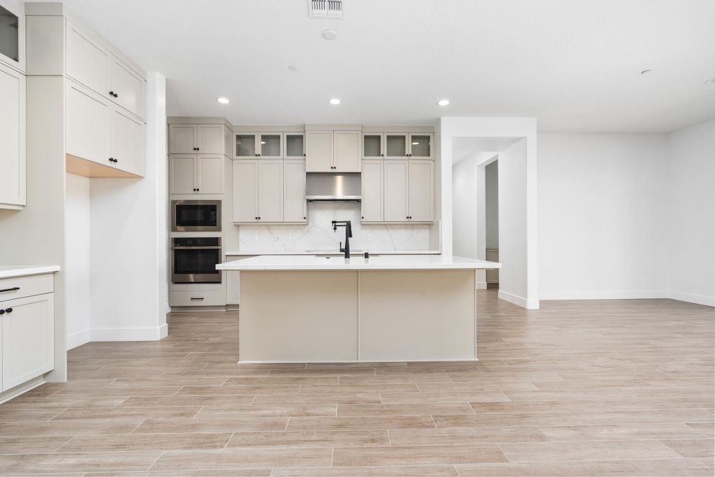 Image 10 of property listing at 8388 Iron Creek Drive, Friant, CA 93626