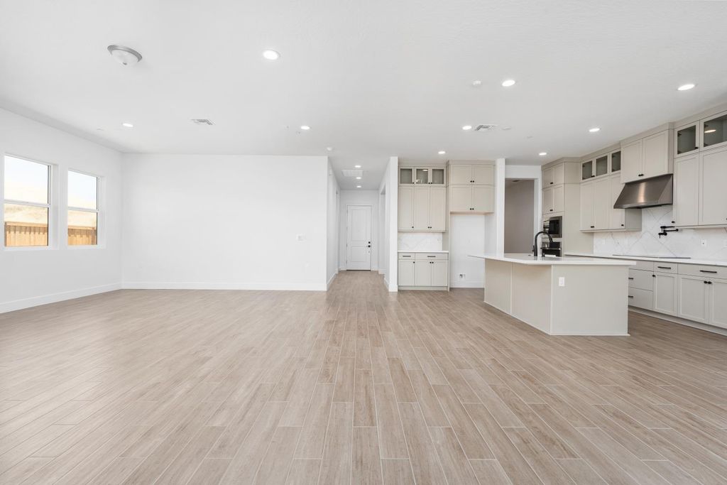 Image 16 of property listing at 8388 Iron Creek Drive, Friant, CA 93626