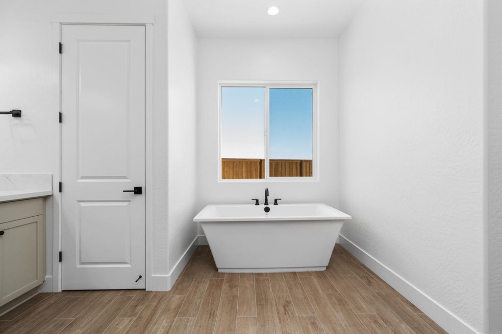 Image 25 of property listing at 8388 Iron Creek Drive, Friant, CA 93626