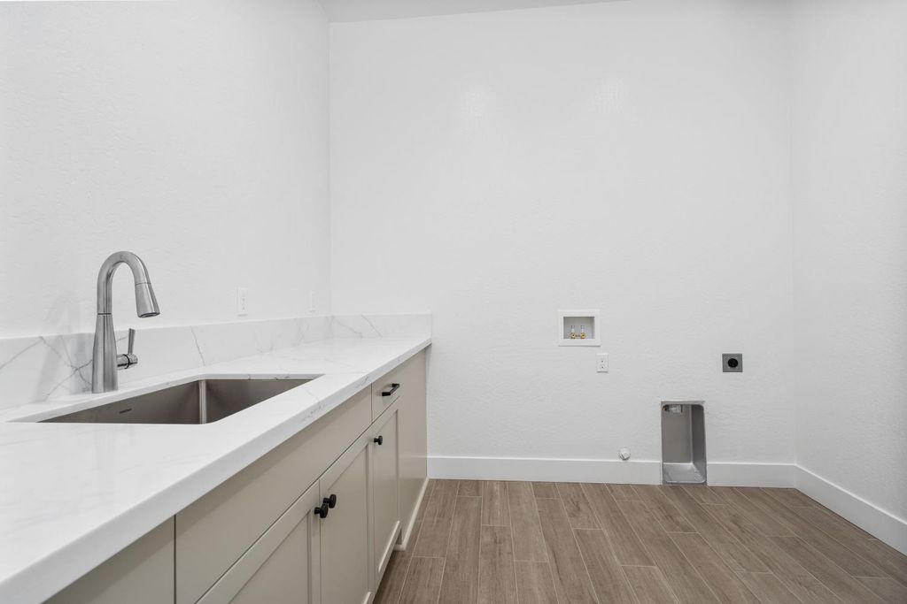 Image 35 of property listing at 8388 Iron Creek Drive, Friant, CA 93626