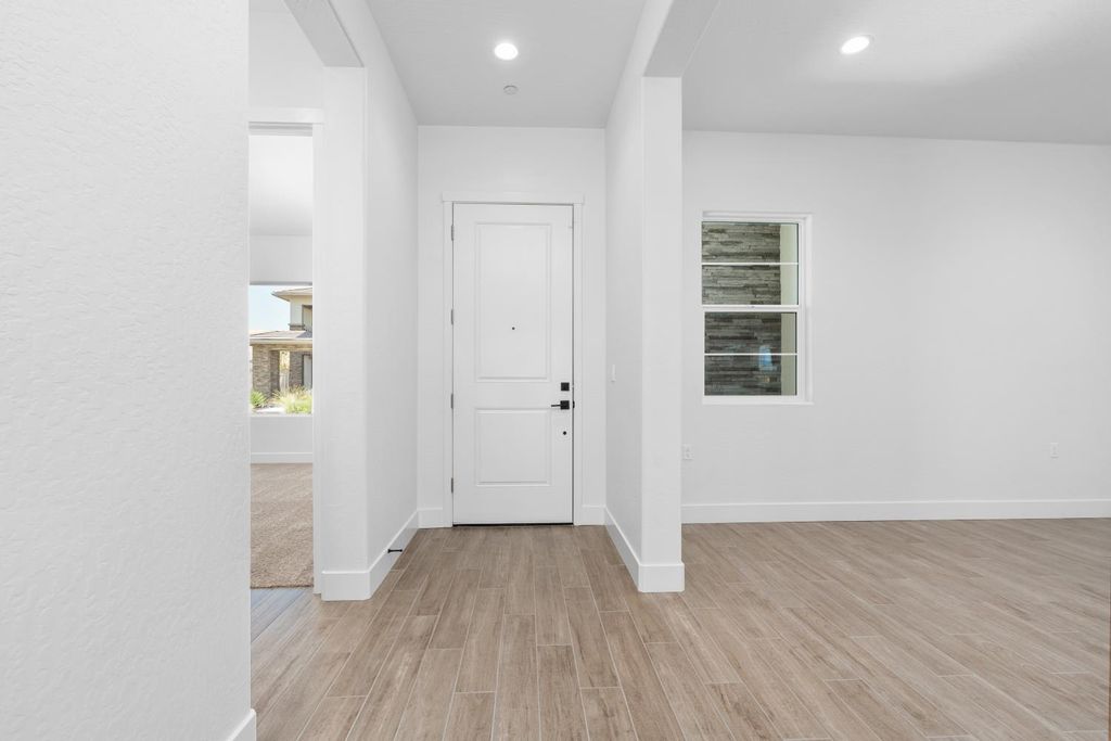 Image 5 of property listing at 8388 Iron Creek Drive, Friant, CA 93626