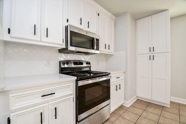 4865 Heathrow Lane, Alvin, TX 77511