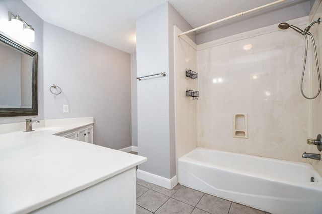 4865 Heathrow Lane, Alvin, TX 77511