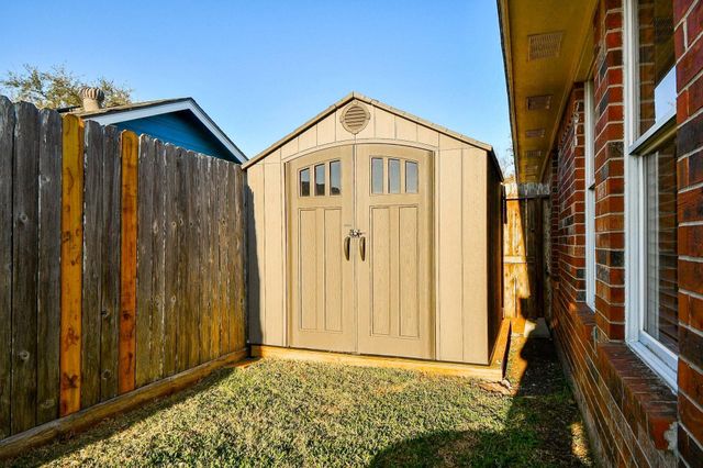 4865 Heathrow Lane, Alvin, TX 77511