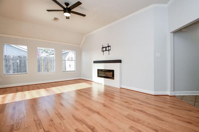 4865 Heathrow Lane, Alvin, TX 77511