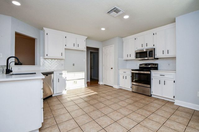 4865 Heathrow Lane, Alvin, TX 77511