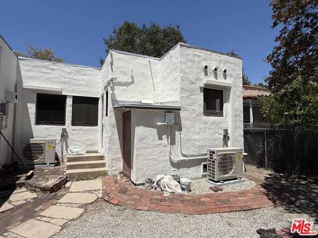92 S Sunnyslope Avenue, Pasadena, CA 91107