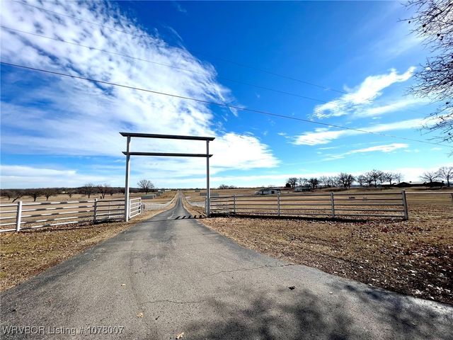 3005 W Redwood Avenue, Sallisaw, OK 74955