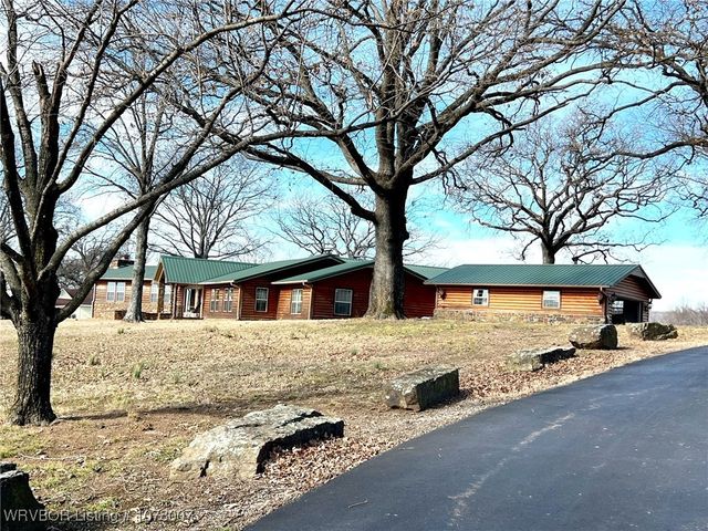 3005 W Redwood Avenue, Sallisaw, OK 74955
