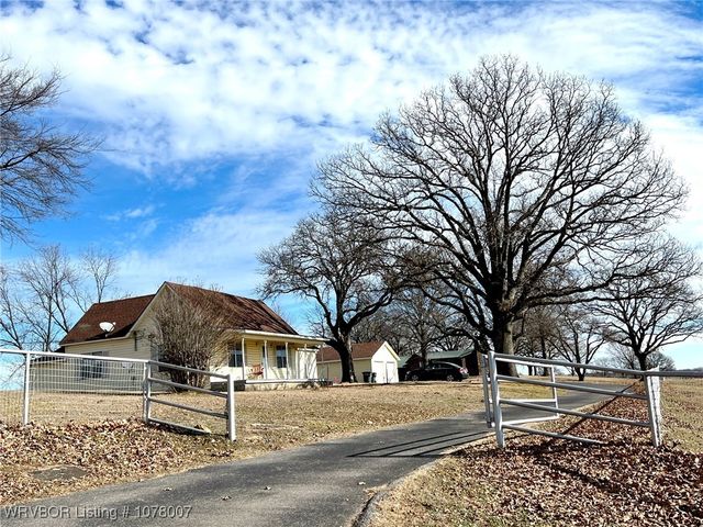 3005 W Redwood Avenue, Sallisaw, OK 74955