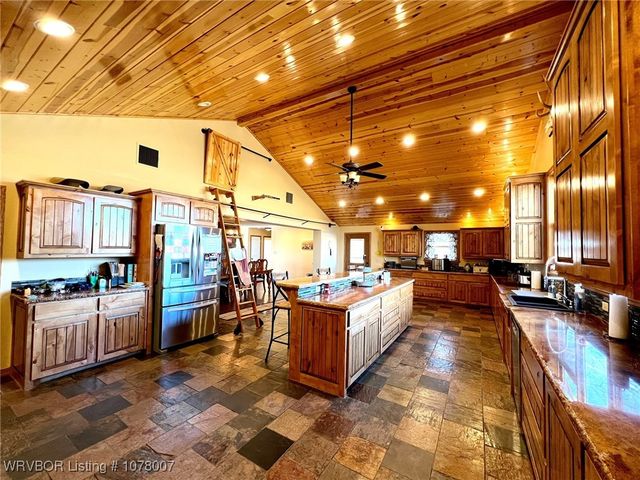 3005 W Redwood Avenue, Sallisaw, OK 74955