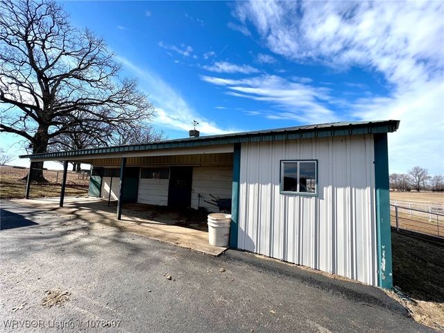 3005 W Redwood Avenue, Sallisaw, OK 74955