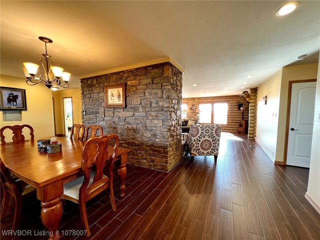 3005 W Redwood Avenue, Sallisaw, OK 74955