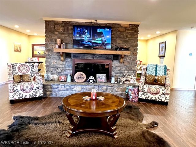 3005 W Redwood Avenue, Sallisaw, OK 74955