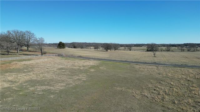 3005 W Redwood Avenue, Sallisaw, OK 74955