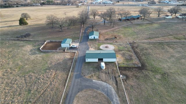 3005 W Redwood Avenue, Sallisaw, OK 74955