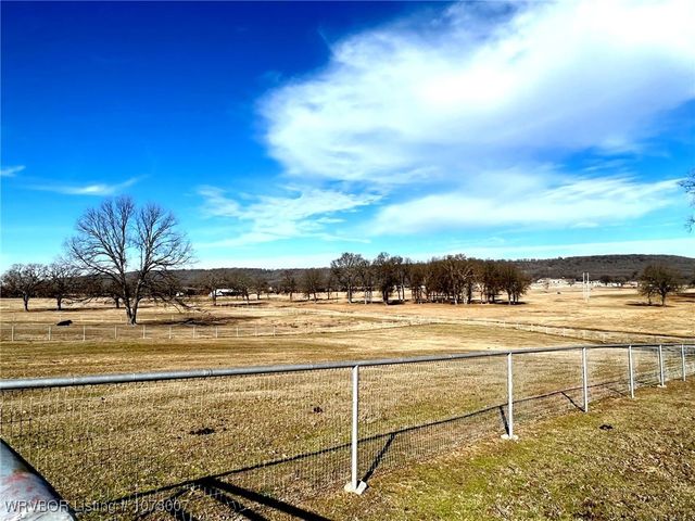 3005 W Redwood Avenue, Sallisaw, OK 74955