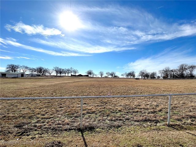 3005 W Redwood Avenue, Sallisaw, OK 74955