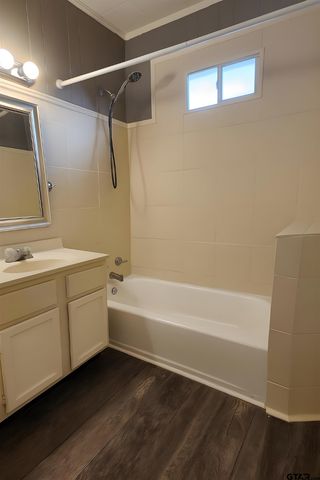 1126 E Houston, Tyler, TX 75702