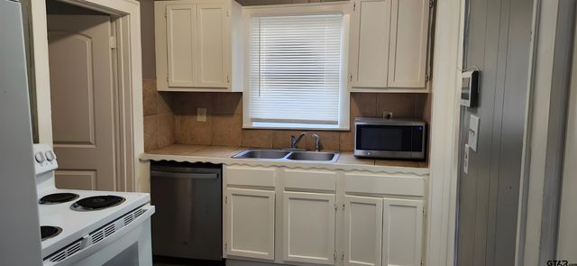 1126 E Houston, Tyler, TX 75702