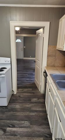 1126 E Houston, Tyler, TX 75702