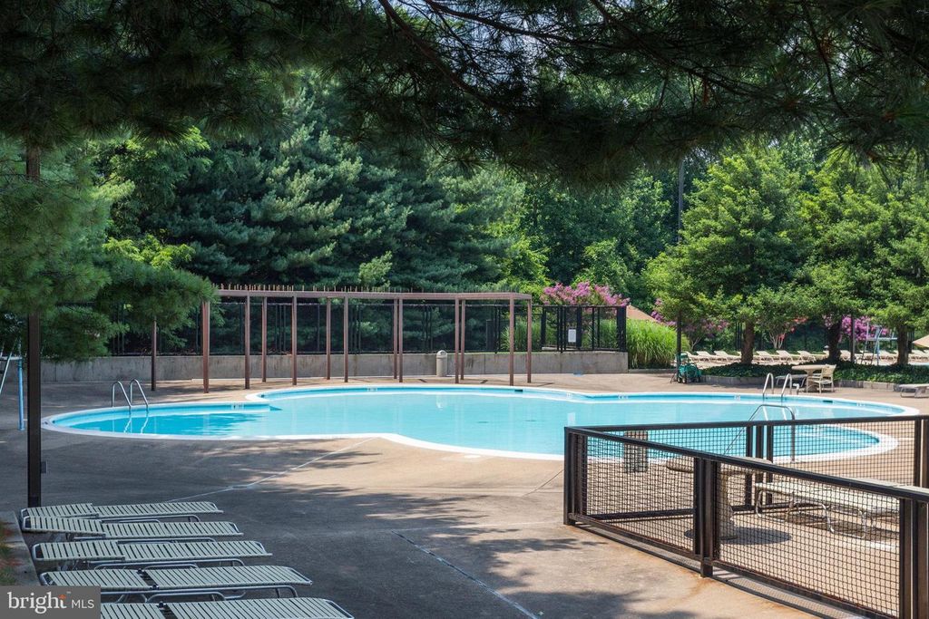 1800 OLD MEADOW RD #1720, Mclean, VA 22102