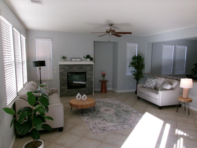 10272 Beckley Way, Elk Grove, CA 95757