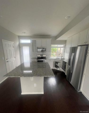 237 S Old Hammer Street, Aurora, CO 80018