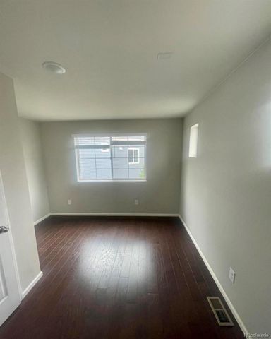 237 S Old Hammer Street, Aurora, CO 80018