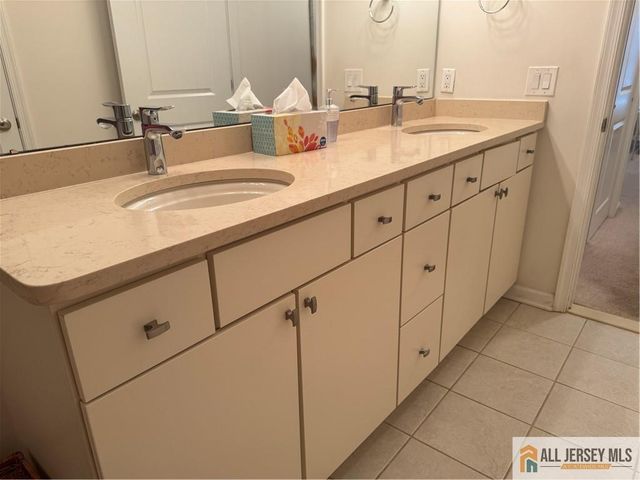 4204 Cedar Village Boulevard 204, East Brunswick, NJ 08816