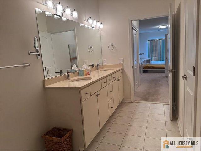 4204 Cedar Village Boulevard 204, East Brunswick, NJ 08816