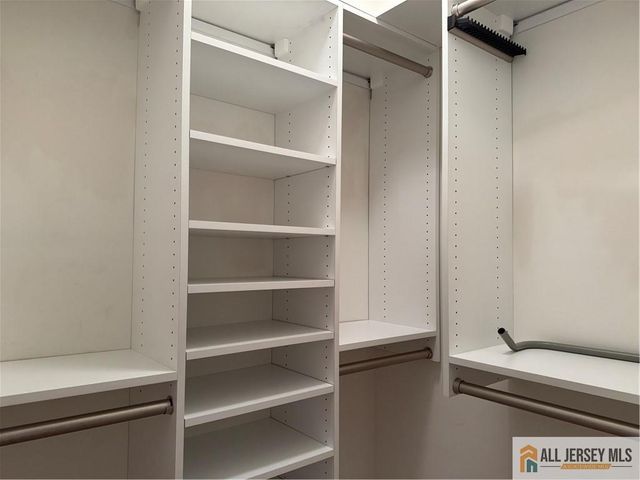 4204 Cedar Village Boulevard 204, East Brunswick, NJ 08816