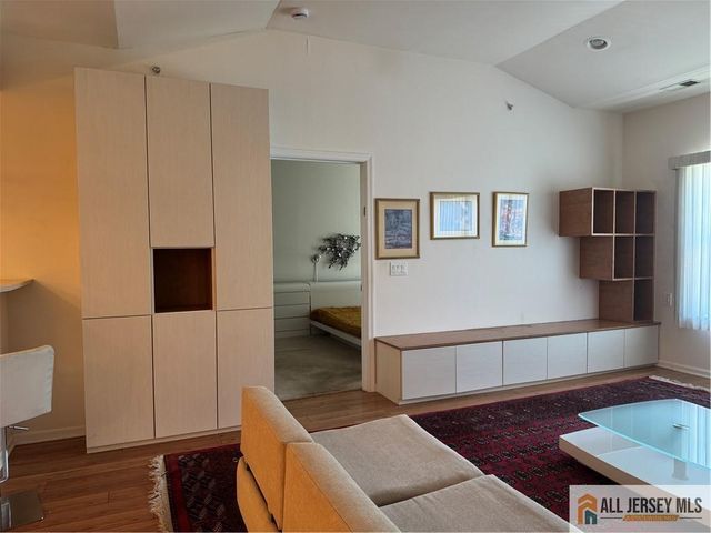 4204 Cedar Village Boulevard 204, East Brunswick, NJ 08816