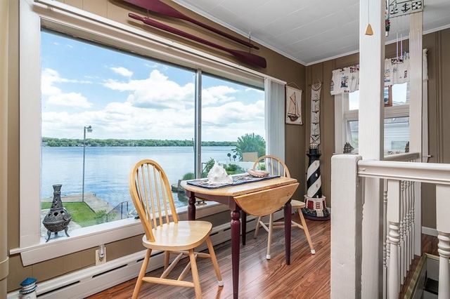 4 Lake Avenue, Tiverton, RI 02878