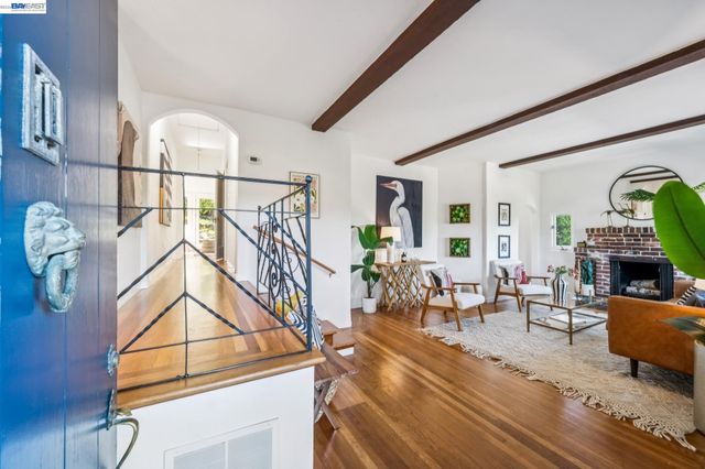 491 VINCENTE AVENUE, Berkeley, CA 94707