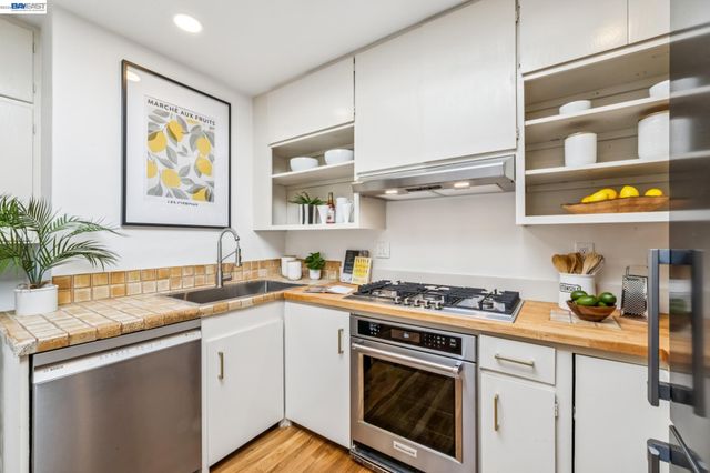 491 VINCENTE AVENUE, Berkeley, CA 94707