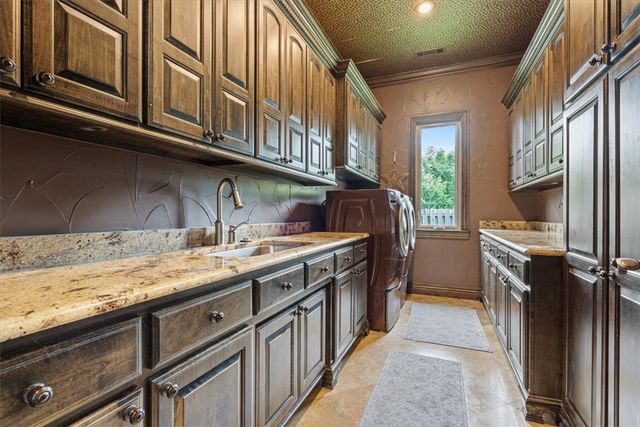 447 Angel Falls Lane, Springdale, AR 72762