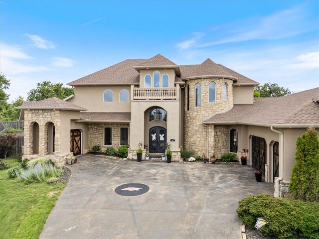 447 Angel Falls Lane, Springdale, AR 72762
