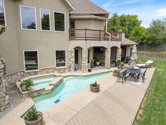 447 Angel Falls Lane, Springdale, AR 72762