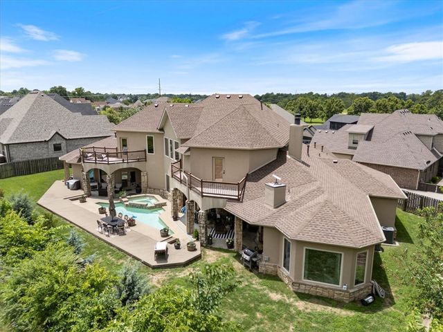 447 Angel Falls Lane, Springdale, AR 72762