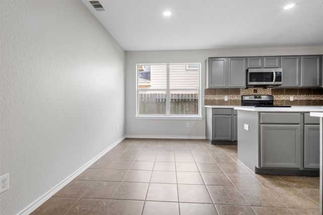 9987 Sterling Place Drive, Conroe, TX 77303