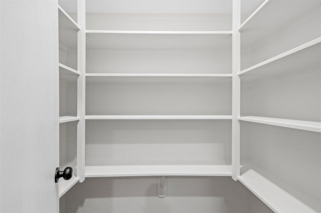 9987 Sterling Place Drive, Conroe, TX 77303