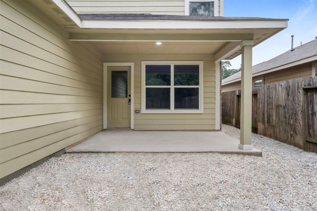 9987 Sterling Place Drive, Conroe, TX 77303