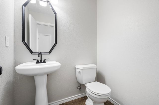 9987 Sterling Place Drive, Conroe, TX 77303